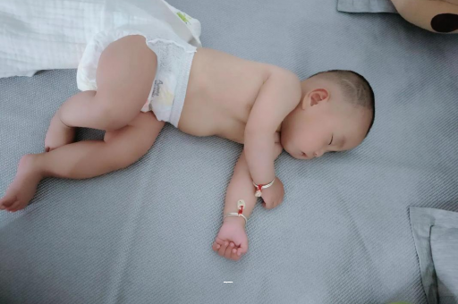 乌海宝宝先长上牙还是下牙